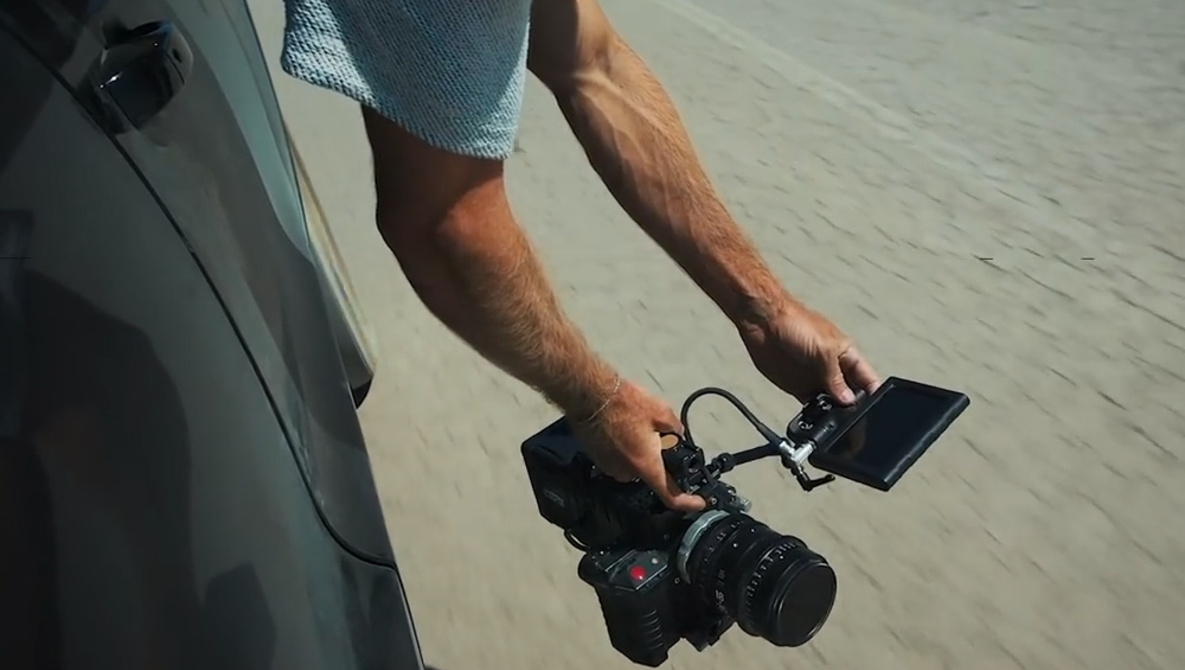 Handheld shooting; 5 έξυπνα tips! Broadcast News