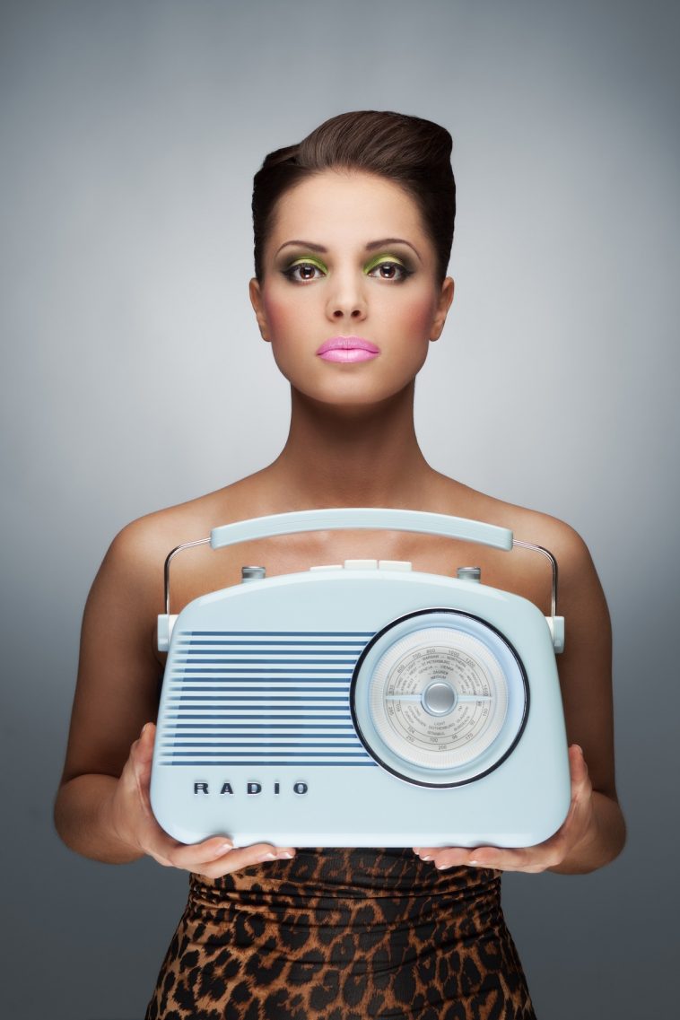 Μιλήστε στους ακροατές σας 7 broadcastnews.gr the radio girl