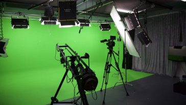 Broadcastnews green screen studio